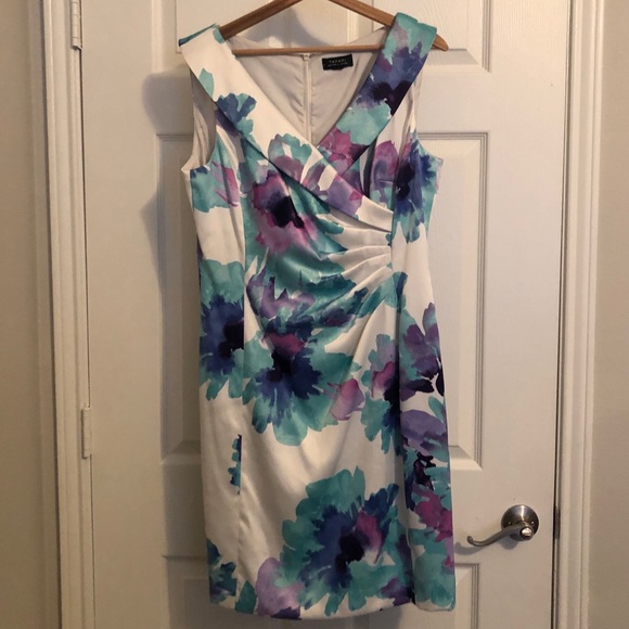 Tahari | Blue and Purple Floral Cocktail Dress - Picture 3 of 6